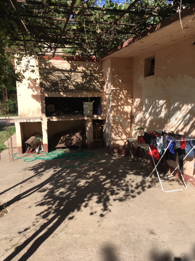 Casa calle René Favaloro esquina Pública - Manfredi