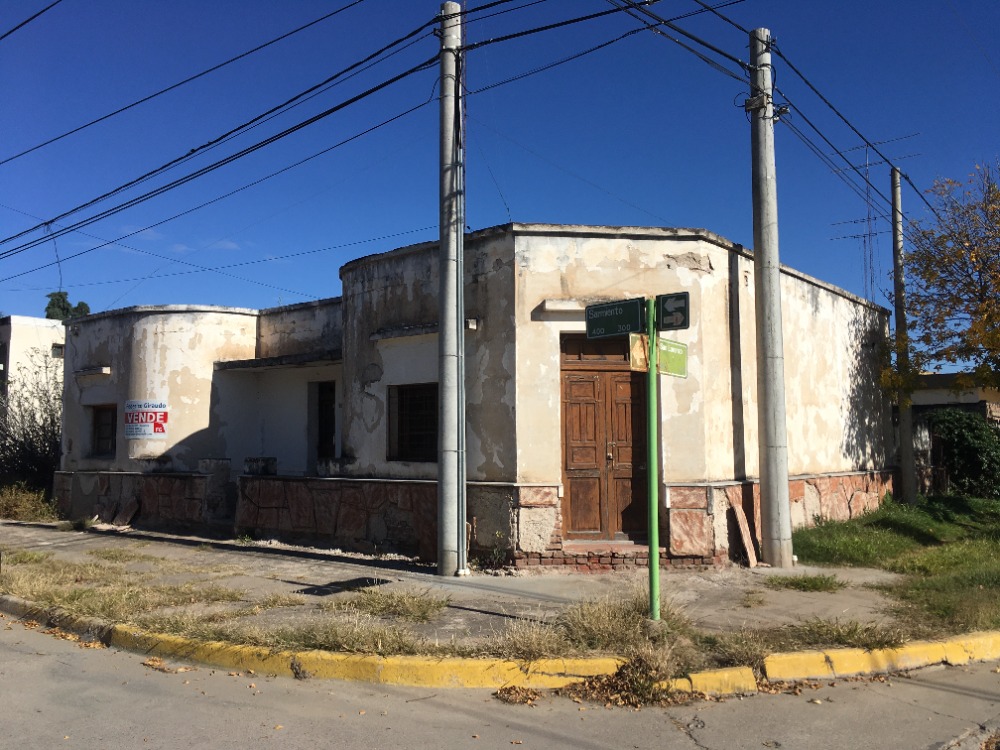 Casa Calle Sarmiento esquina San Lorenzo