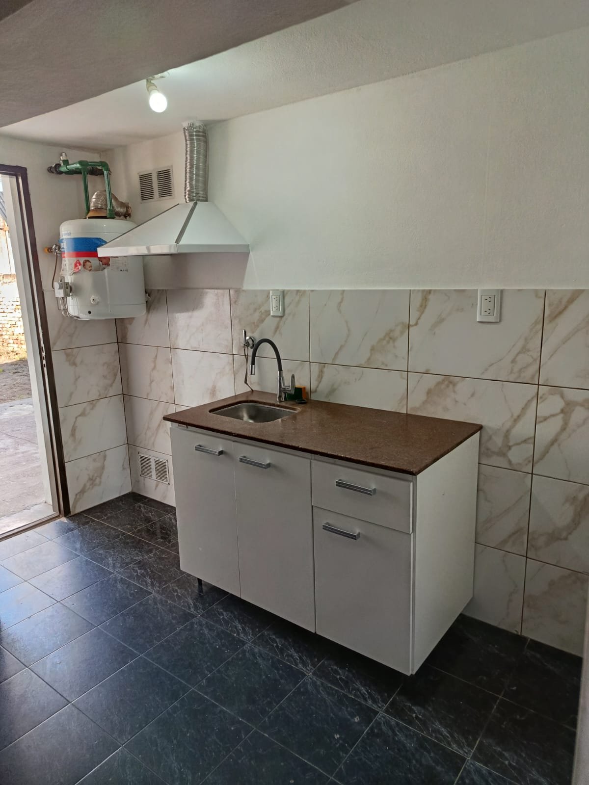 Calle Dean Funez 353
