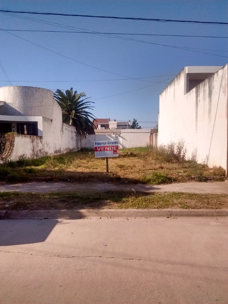LOTE CALLE RIVADAVIA 1180