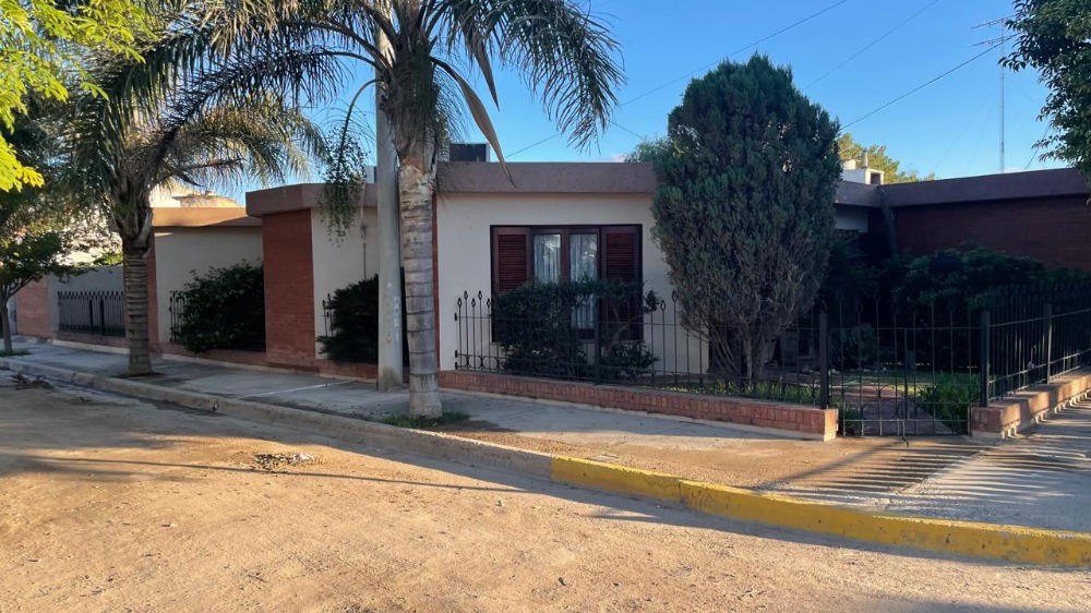 Casa Calle Paraná y Yapeyú