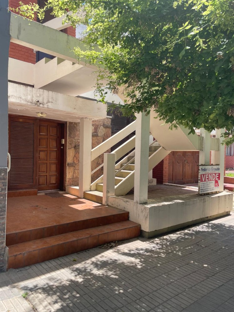 Casa Calle 9 de Julio Frente Plaza San Martín