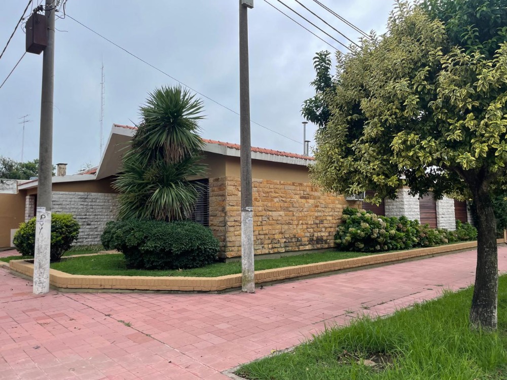 Casa Calle Lamadrid y Velez Sárfield