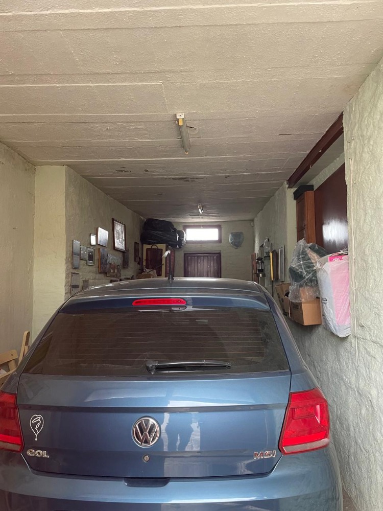 Casa y Galpón Calle Dean Funez