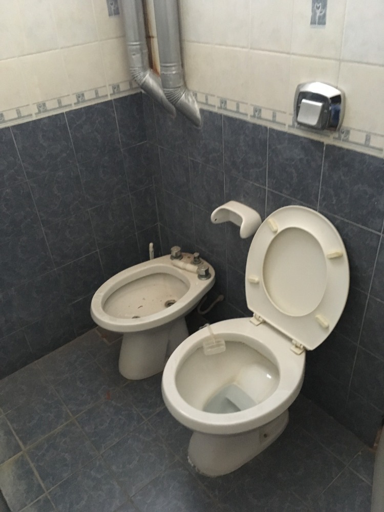 CASA EN VENTA. Santa Cruz esq. Pueyrredon