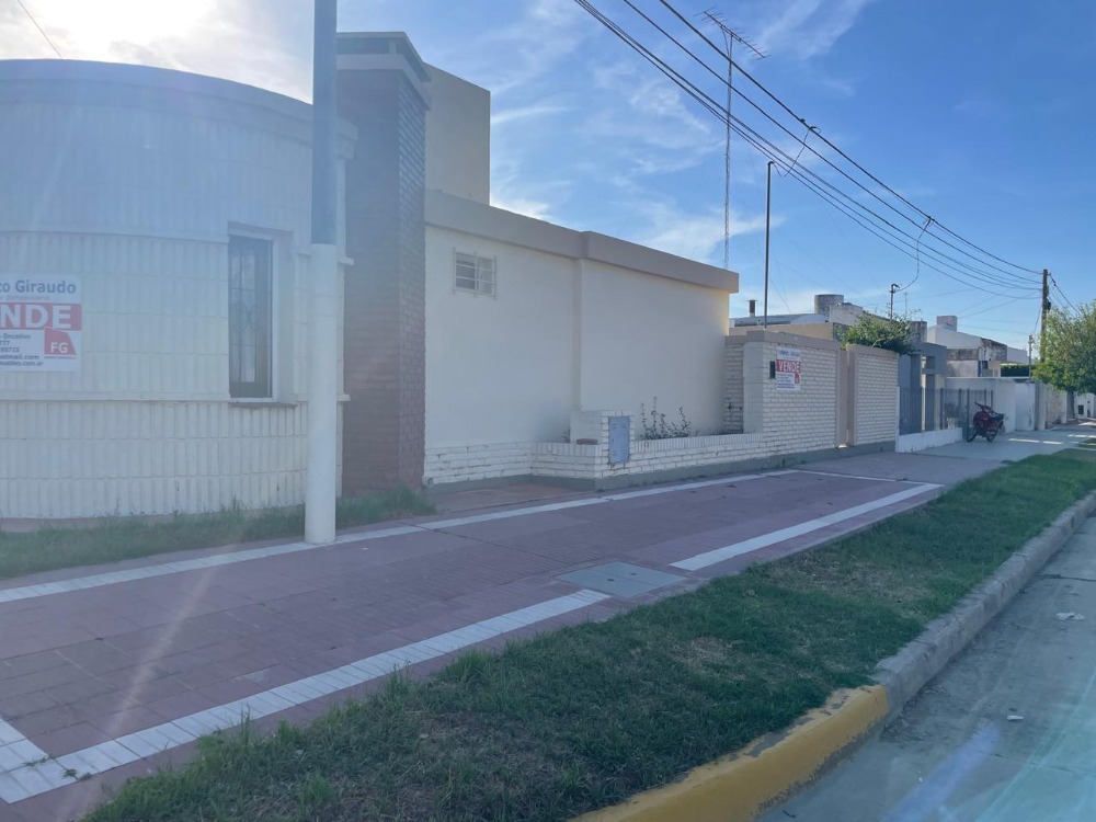 Calle Alem esquina Lamadrid