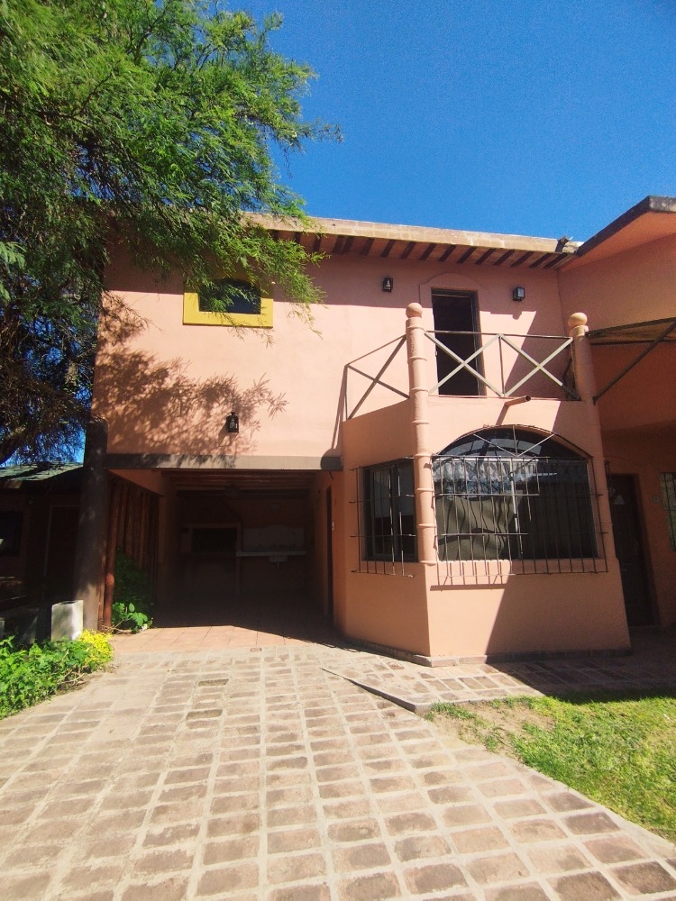 CABAÑA Nº1: 2 DORMITORIOS
