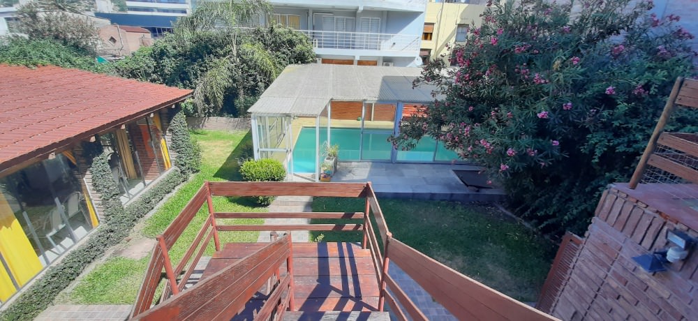 CASA 12 PERS -  CENTRICA - 5 DORMITORIOS - PILETA CERRADA - QUINCHO - EQUIPAMIENTO FULL