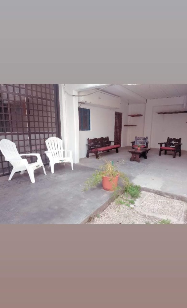 DEPTO 4 PERS. - CENTRICO - PATIO - COCHERA