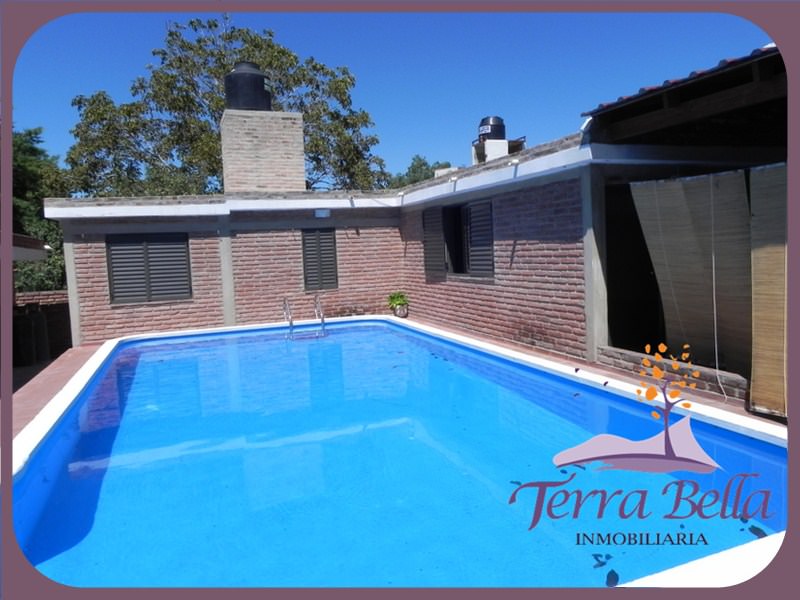 CASA PARA 6 PERSONAS CON PILETA USO EXCLUSIVO-QUINCHO-PATIO