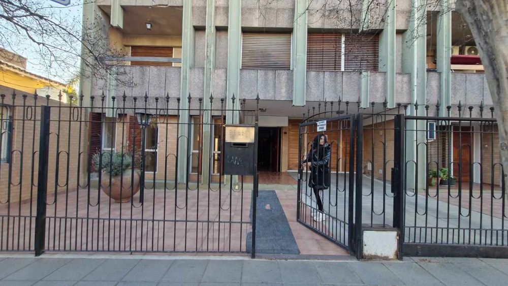 Oportunidad, Depto calle Alvear 1 dormitorio con patio a metros terminal 
