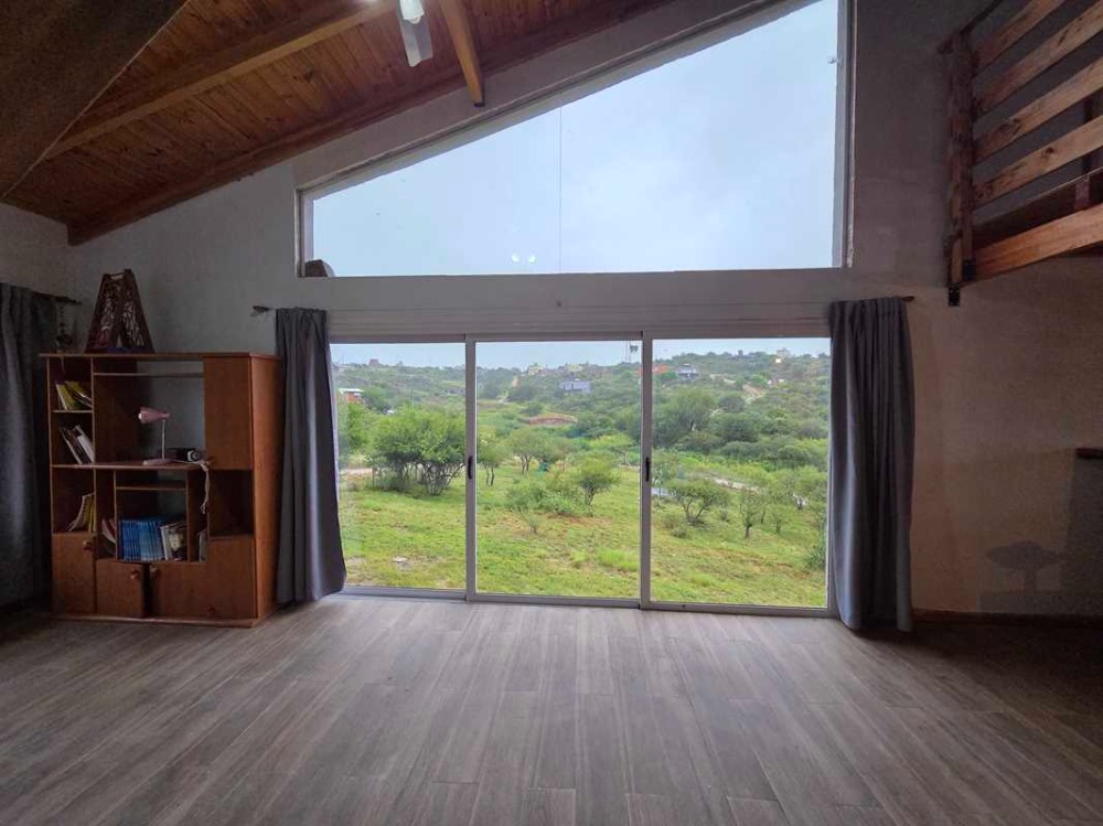 Estancia Vieja, 3 habitaciones, 1 baño, amplia cocina estar comedor, amplio parque