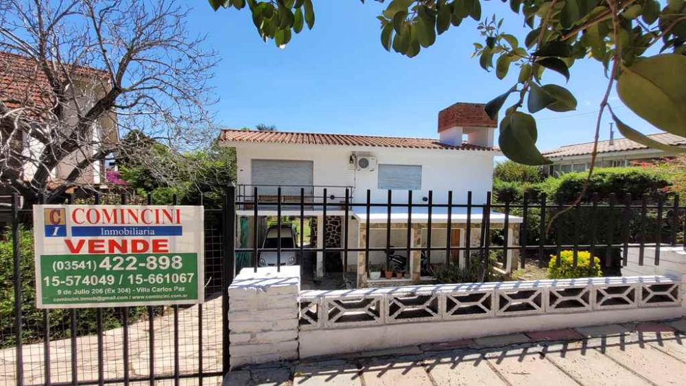 Bo Jose Muñoz a 6 cuadras de pleno centro 2 dormitorios, cocina, estar comedor, living. Pileta