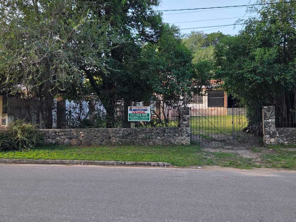 Costanera Sur casi Peru, frente al Balneario, 3 dormitorios, Departamento de huepedes, galeria quincho con asador