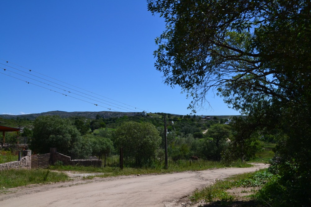 Lote terreno en Tanti. Camino a Flor Serrana