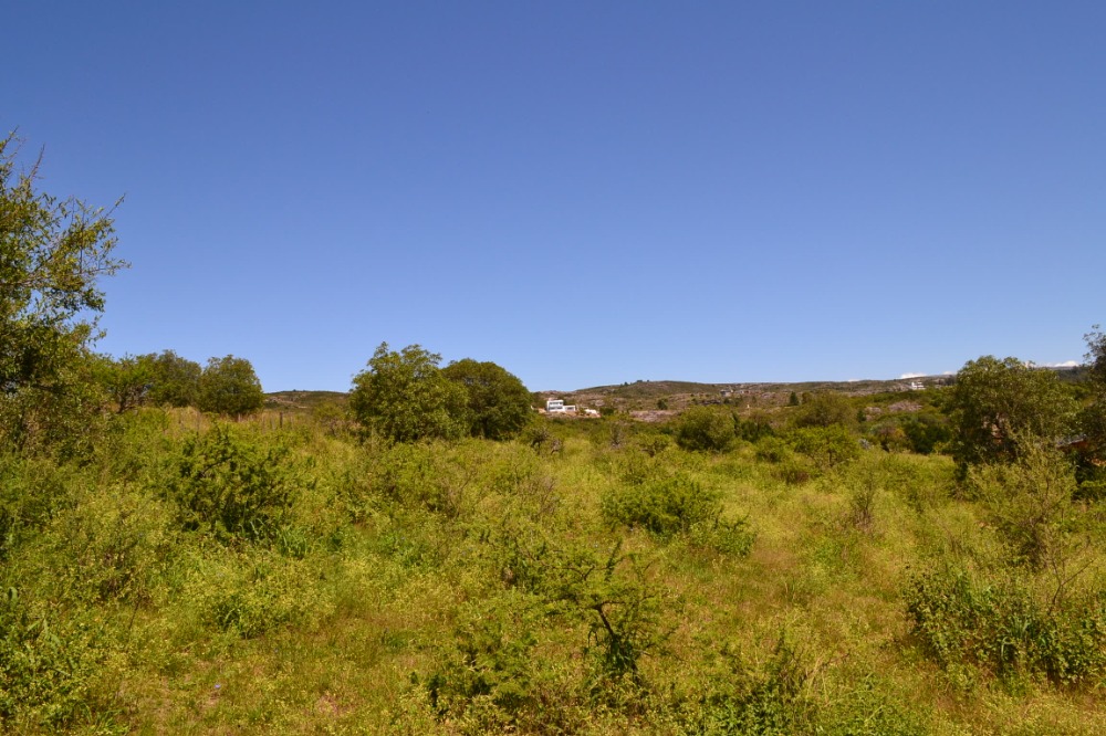 Lote terreno en Tanti. Camino a Flor Serrana