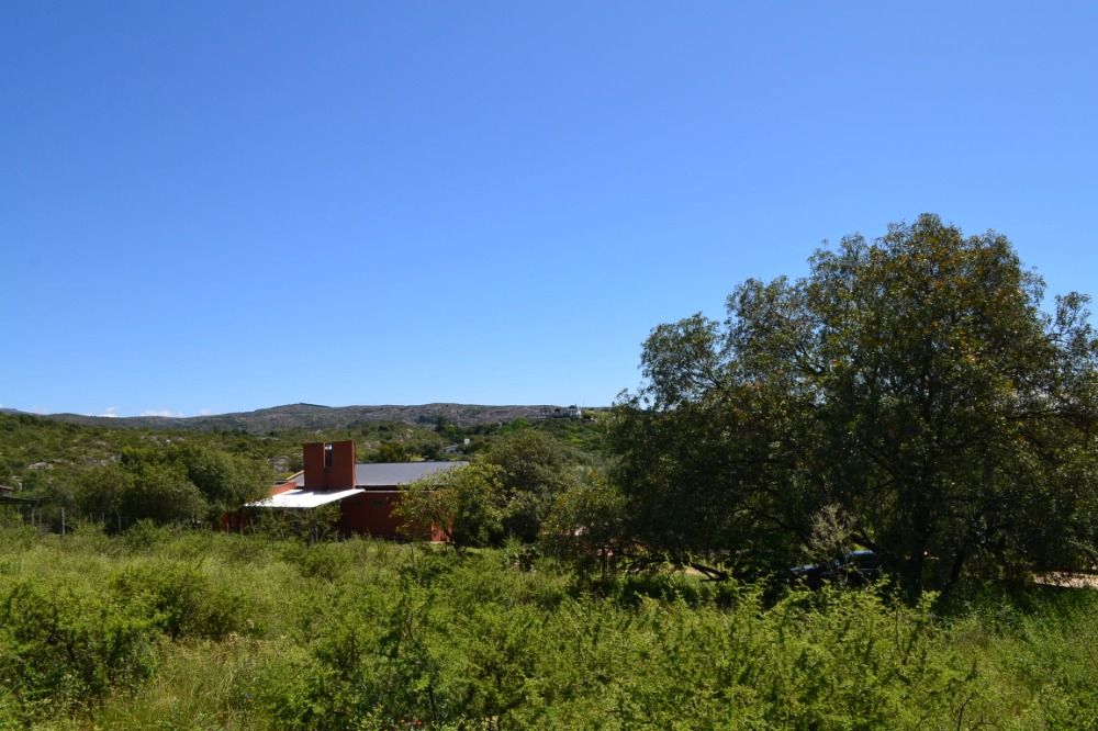 Lote terreno en Tanti. Camino a Flor Serrana