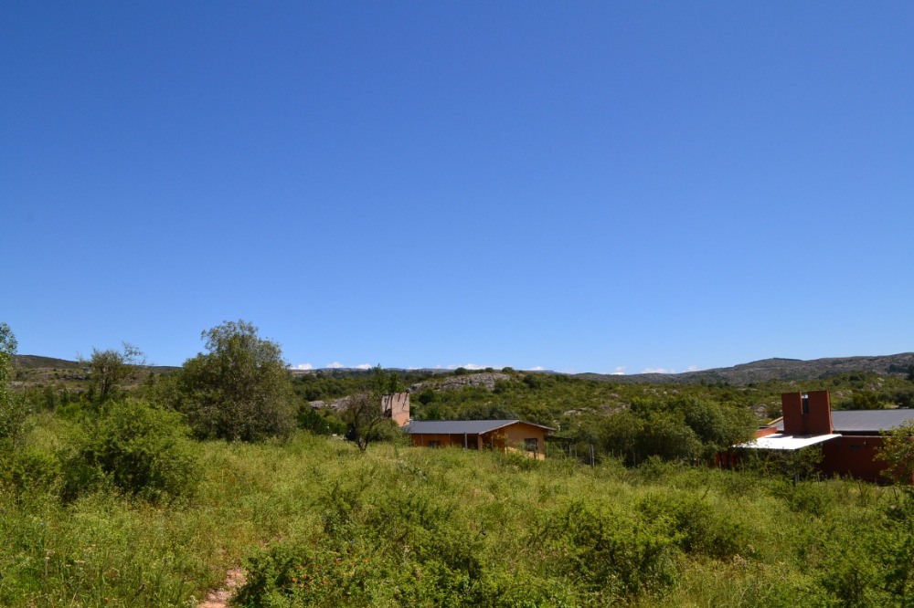 Lote terreno en Tanti. Camino a Flor Serrana