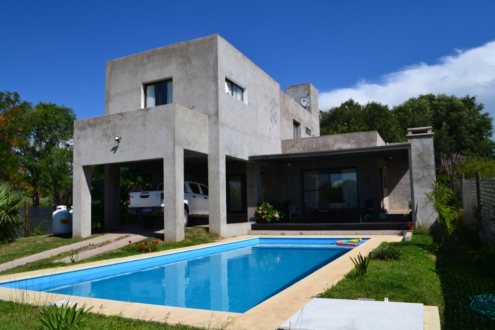 Casa en barrio cerrado de Tanti