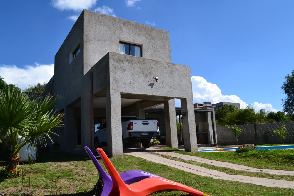 Casa en barrio cerrado de Tanti