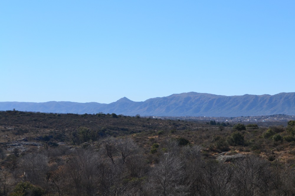 Campo en Tanti. 