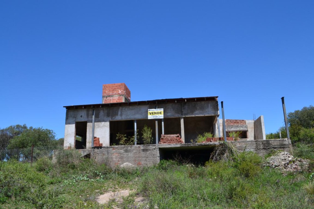 Casa a terminar en Tanti