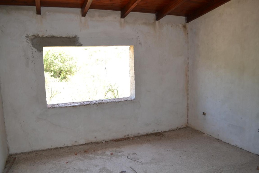Casa a terminar en Tanti