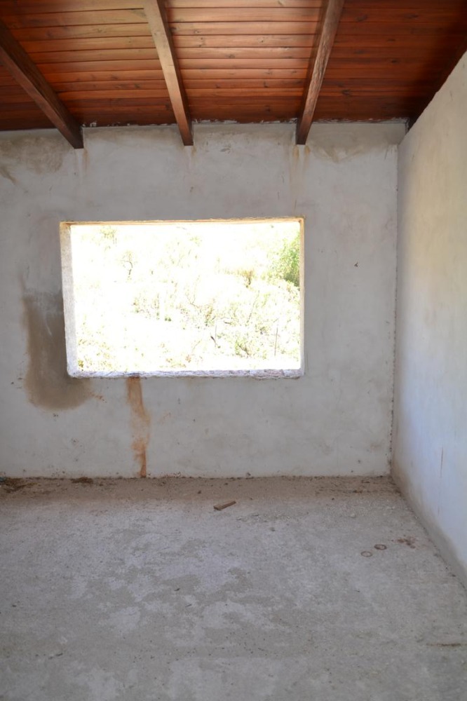 Casa a terminar en Tanti