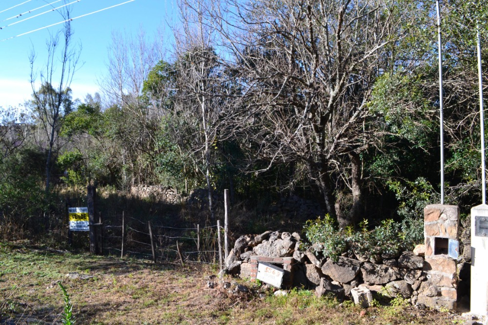 Terreno en Tanti con curso de agua