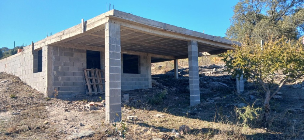 Terreno  con mejoras en Villa Flor Serrana