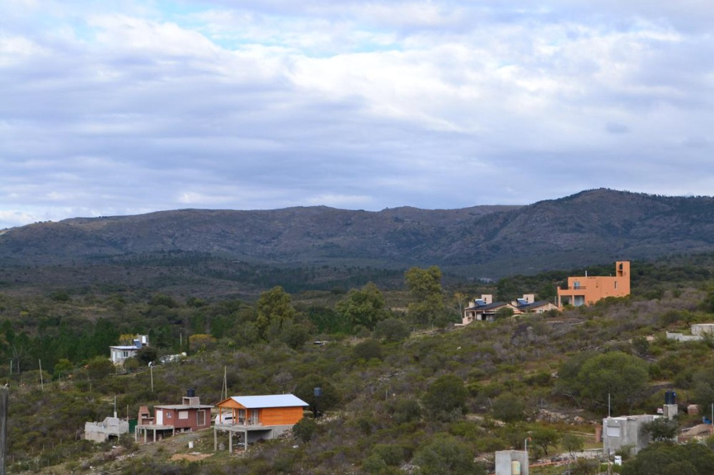 Terreno  con mejoras en Villa Flor Serrana