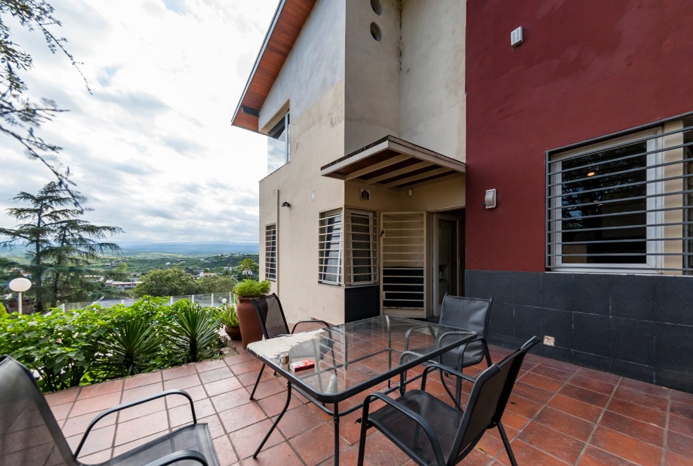 Casa en Villa del Lago. Carlos Paz