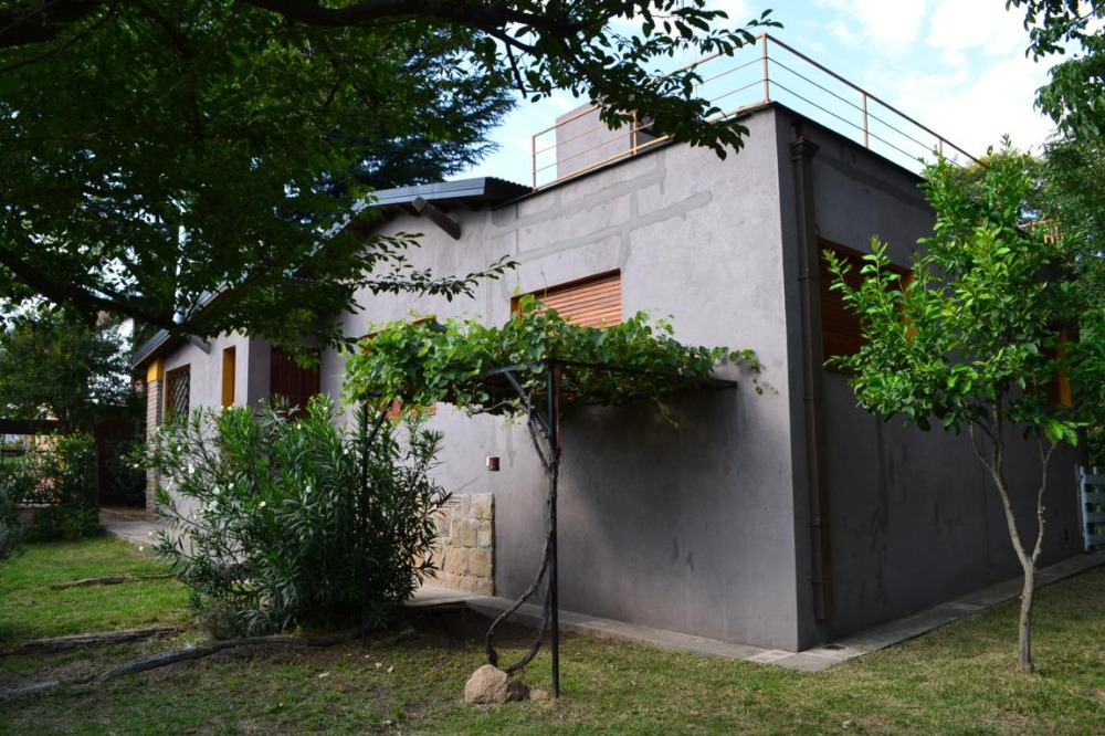 Casa mas departamento en Tanti