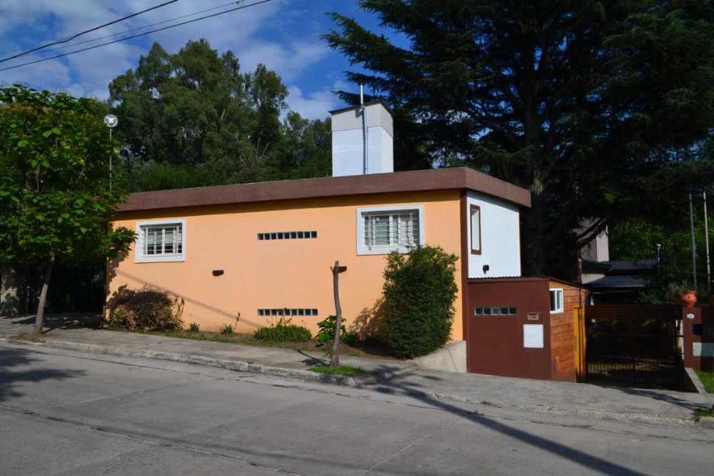 Casa mas departamento en Tanti