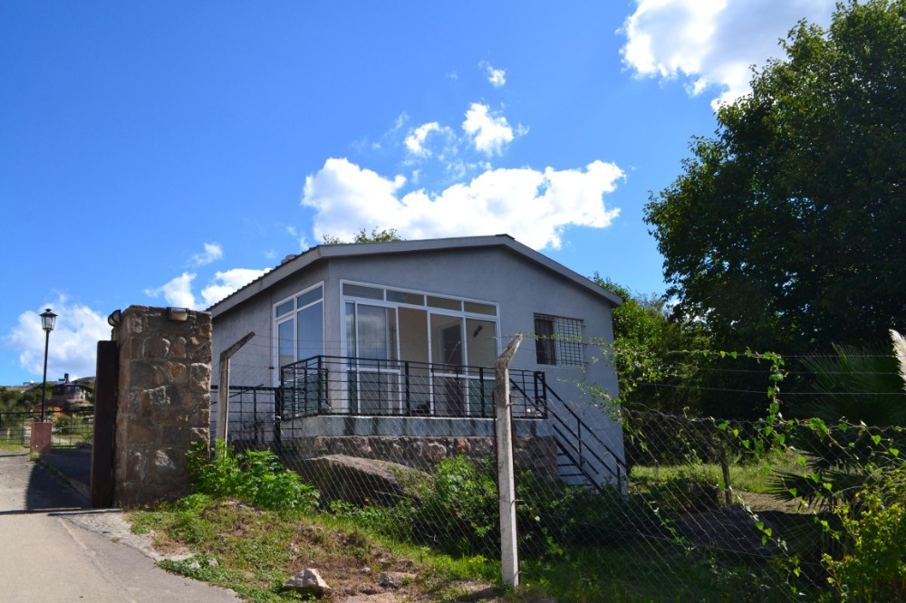Casa en Barrio Privado Las Pircas. 