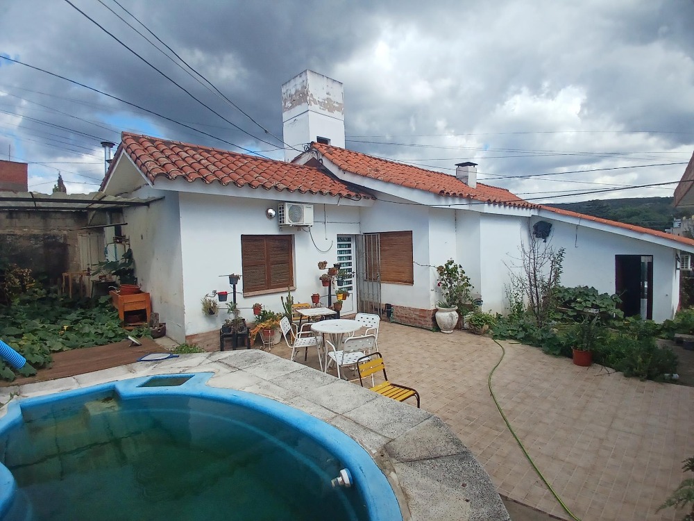 Casa en el centro de Tanti
