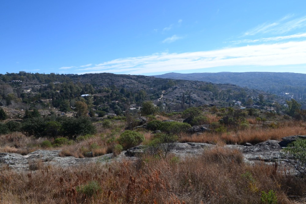 Lote terreno en Tanti. Barrio Las Pircas 