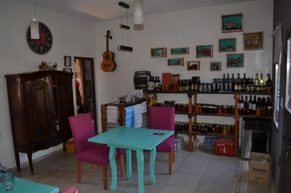 Comercio y Vivienda Familiar en Tanti