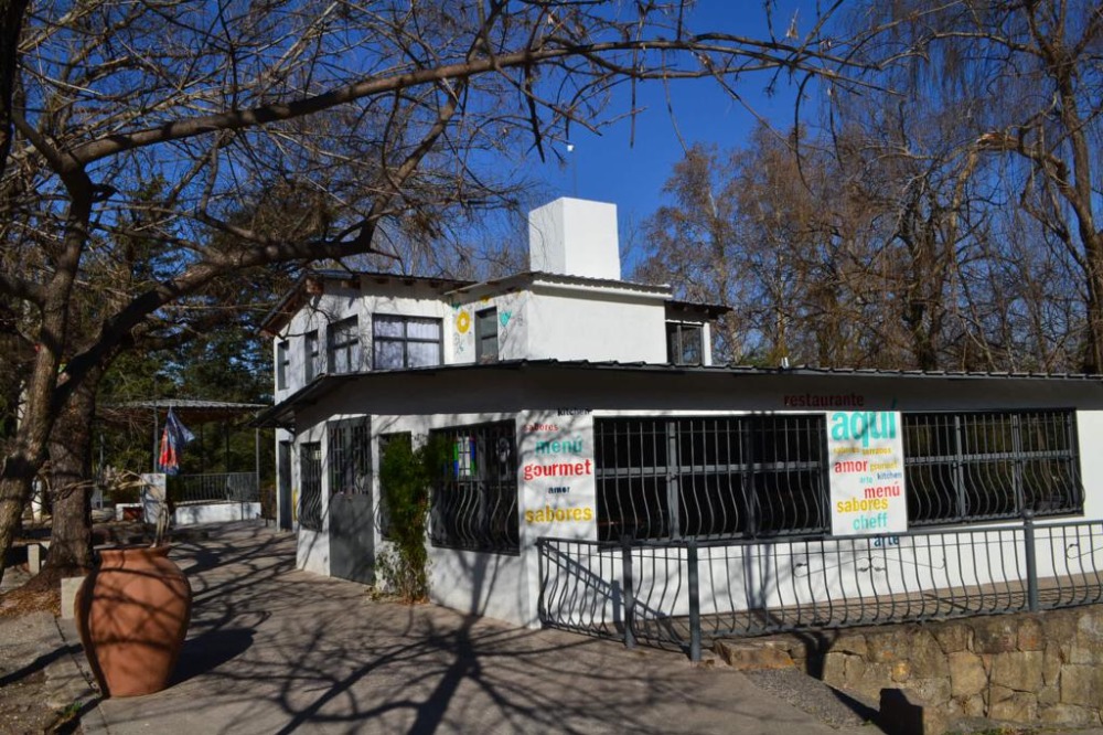 Comercio y Vivienda Familiar en Tanti