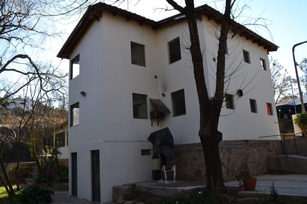 Comercio y Vivienda Familiar en Tanti
