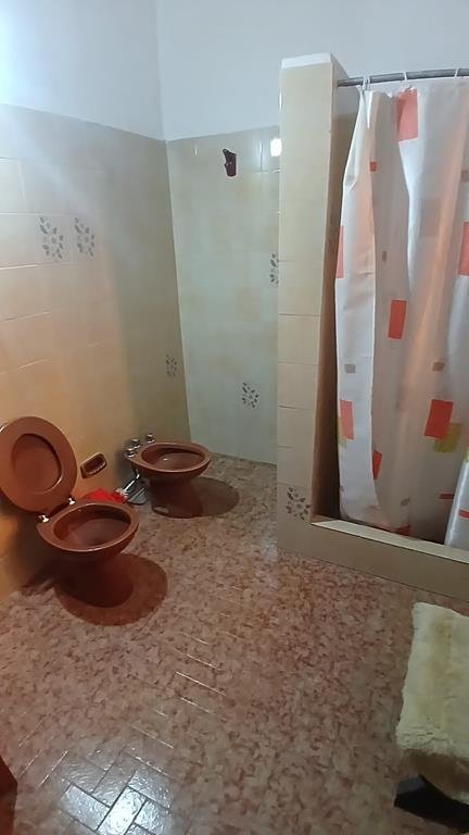 Casa en barrio Mari Mat. Tanti