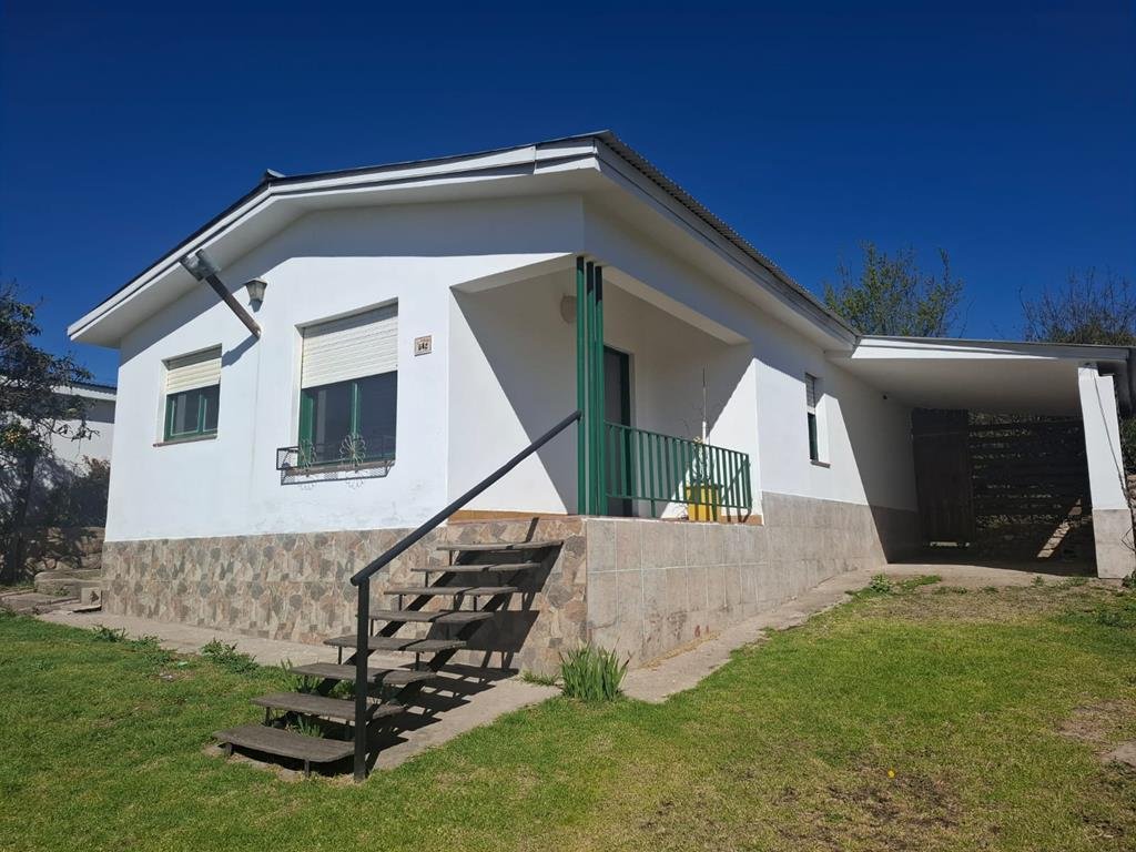 Casa en barrio Villa Muñoz. Tanti