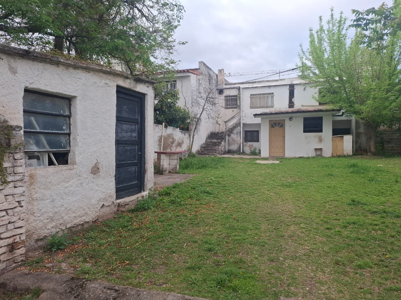 Local Comercial con vivienda frente a la Plaza de Tanti 