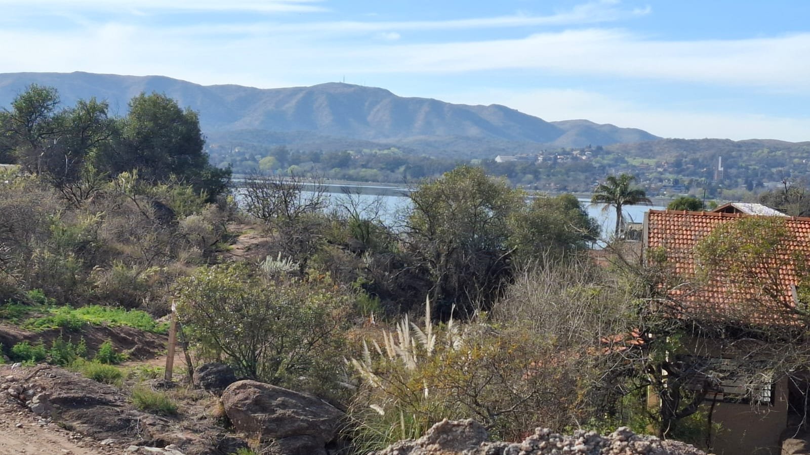 Terreno en Villa Carlos Paz con costa sobre el lago San Roque