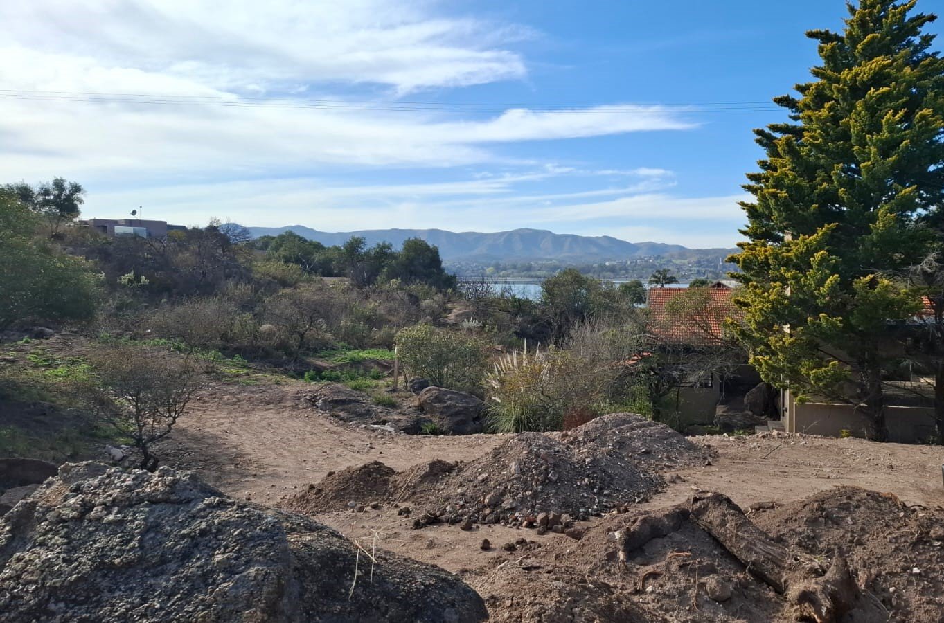 Terreno en Villa Carlos Paz con costa sobre el lago San Roque