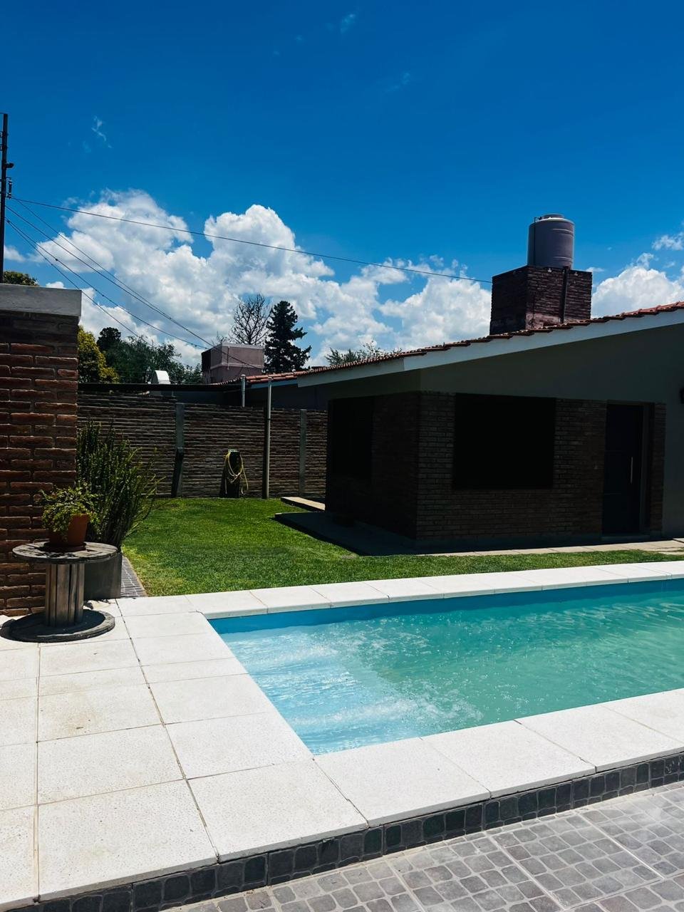 CASA CON PILETA