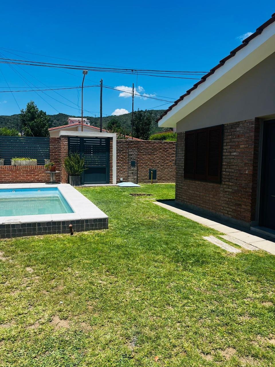 CASA CON PILETA