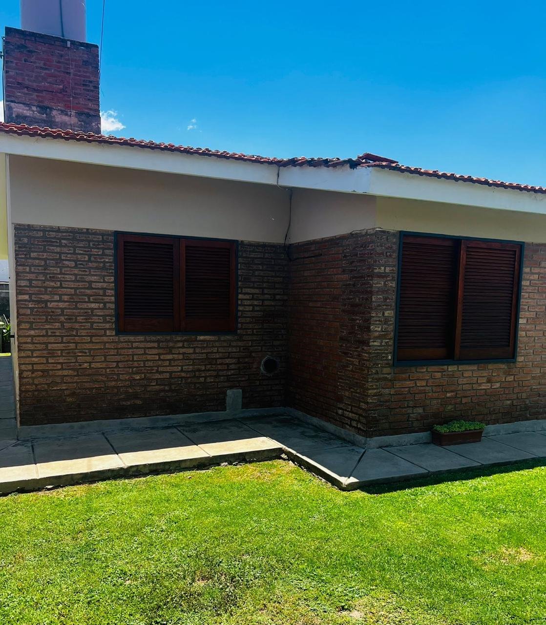 CASA CON PILETA