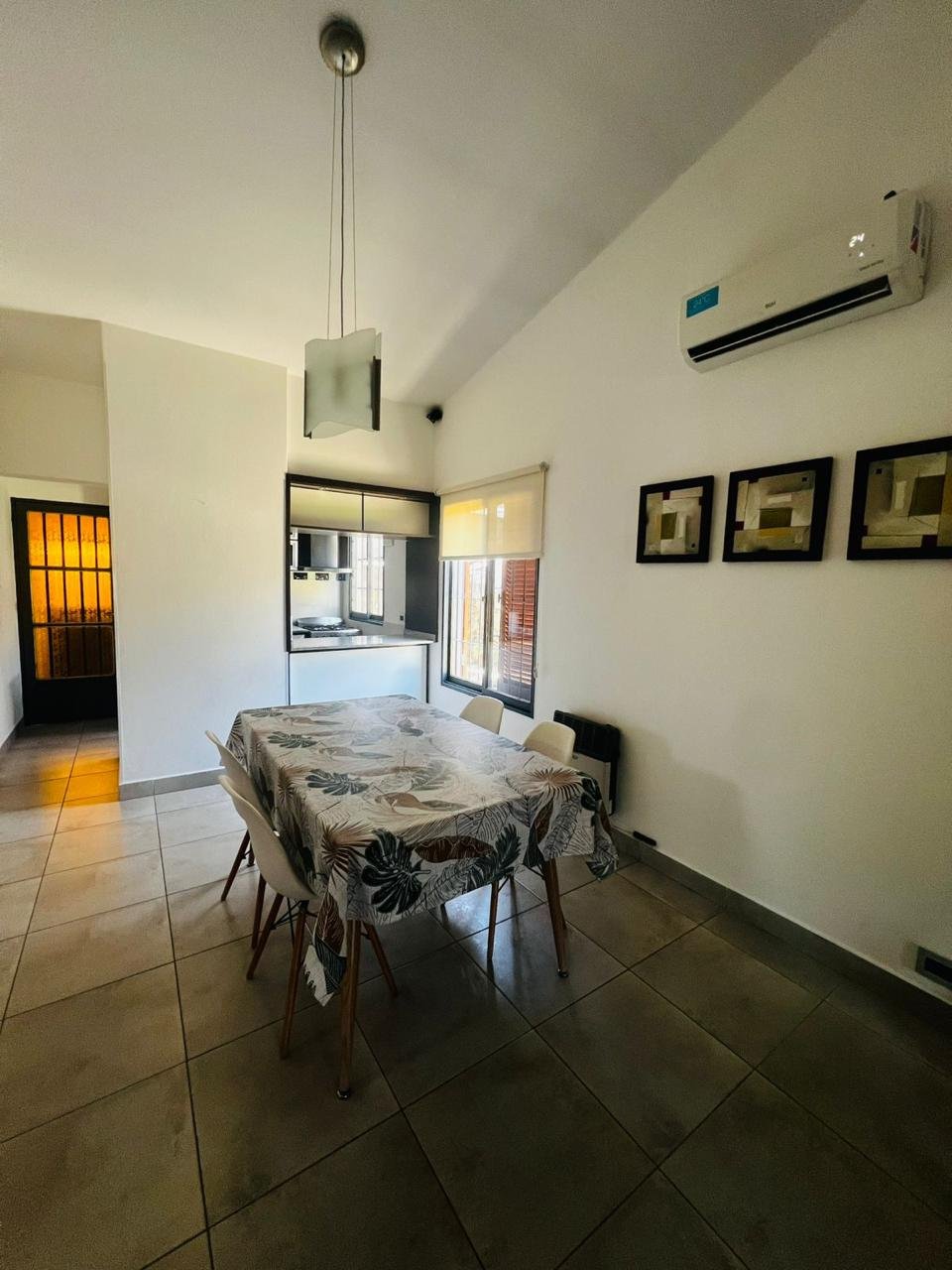 CASA CON PILETA