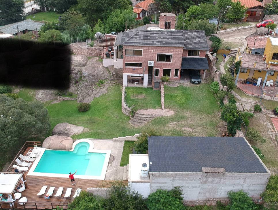 EXCELENTE PROPIEDAD CON VISTA, GRAN PARQUE Y PILETA !!